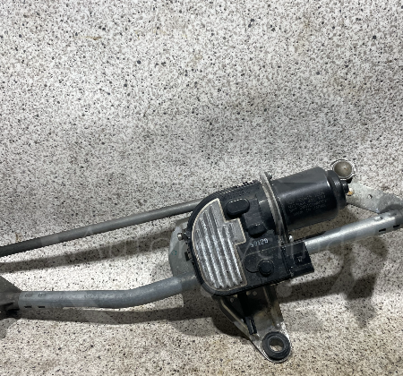 Volkswagen Passat  Wischermotor vorne
