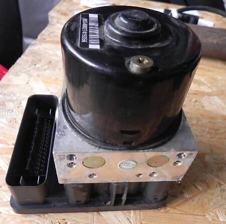 30736588 30736589A ABS Volvo V50 2.0D JG06