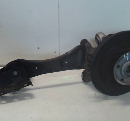 Mercedes-Benz CLA  Achsschenkel hinten links