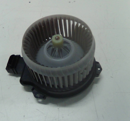 Suzuki SX4  Gebläsemotor Lüfter