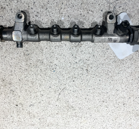 Audi A6  Kraftstoffverteiler