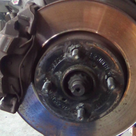 Toyota Yaris  Achsschenkel vorne links