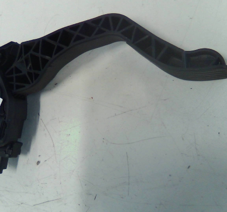Peugeot 208  Gaspedal