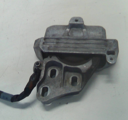Mercedes-Benz CLA  Halter& Lagerfür Getriebe