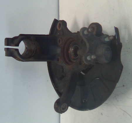 VW Caddy  Achsschenkel vorne links