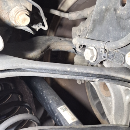 VW Touran  Querlenker hinten links