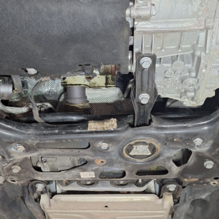 VW Touran  Achs vorne Achskörper