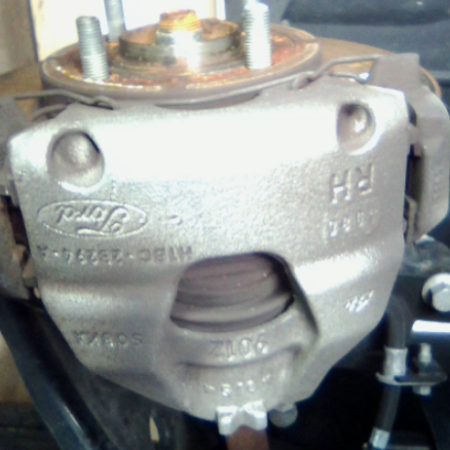 Ford Fiesta  Bremszange Bremssattel vorne