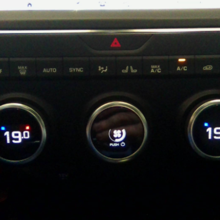 Jaguar E-Pace  Heizungsregulierung Klimabedienteil