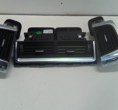 Jaguar E-Pace  Luftdüssen innenraum