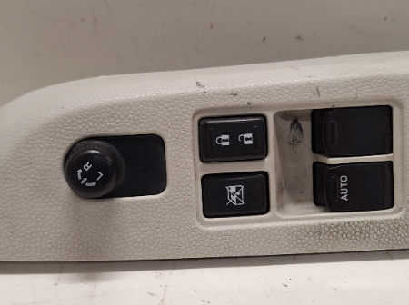 Suzuki Ignis  Fensterheberschalter