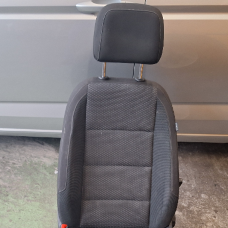 VW Touran  Fahrersitz
