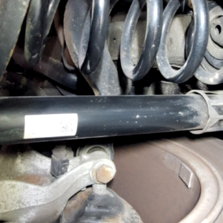VW Touran  Federbein Stossdämpfer hinten