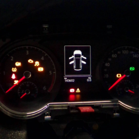 VW Touran  Kombiinstrument Tacho