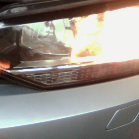 VW Touran  Scheinwerfer links