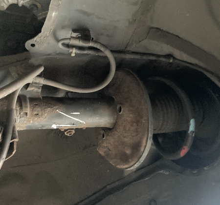 Toyota Prius  Federbein Stossdämpfer vorne