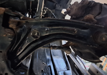 Ford Fiesta  Querlenker vorne links