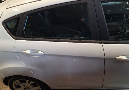 Ford Fiesta  Türe hinten