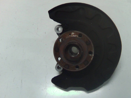 Audi A3  Achsschenkel vorne links