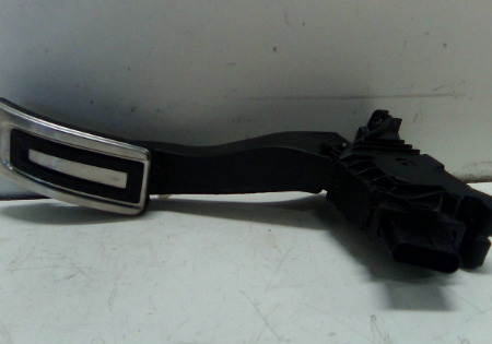 Skoda Karoq  Gaspedal