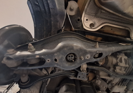 Audi Q3  Querlenker hinten links