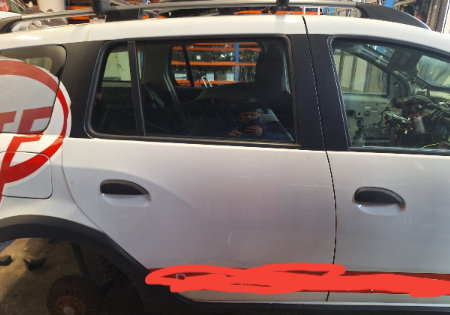 Dacia Logan  Türe hinten
