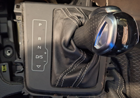 Audi Q3  Schaltbetätigung Schaltkulisse