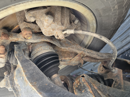 Nissan Pathfinder  Achsschenkel vorne links