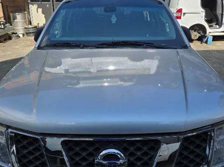 Nissan Pathfinder  Motorhaube