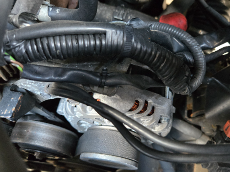 Nissan Pathfinder  Alternator