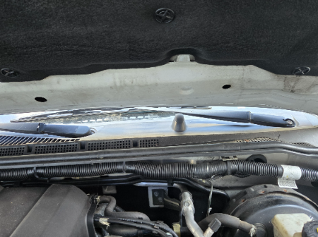 Nissan Pathfinder  Wischermotor vorne