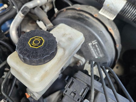 Nissan Pathfinder  Bremskraftverstärker