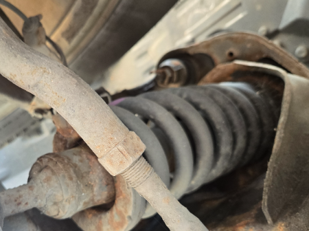 Nissan Pathfinder  Federbein Stossdämpfer vorne