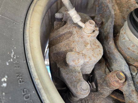 Nissan Pathfinder  Bremszange Bremssattel vorne