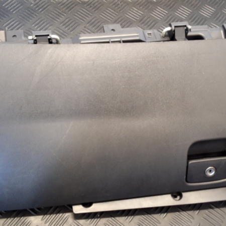 Jaguar XE  Handschuhfach