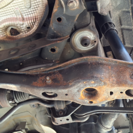 VW Golf  Querlenker hinten rechts