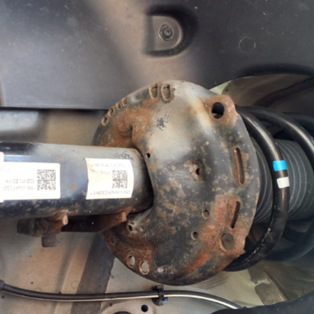 VW Golf  Federbein Stossdämpfer vorne