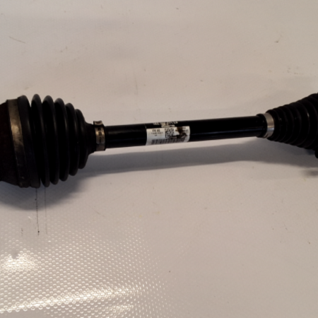 VW Golf  Antriebswelle vorn links
