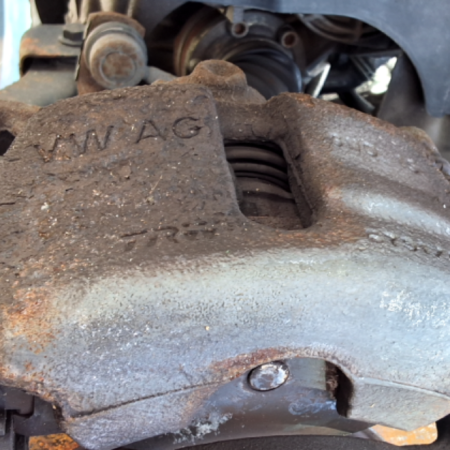 VW Golf  Bremszange Bremssattel vorne