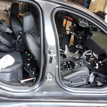 Jaguar XE  Verkleidung Schweller