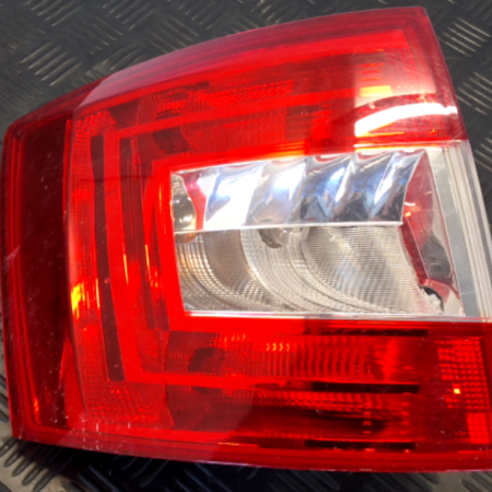 Skoda Octavia  Rückleuchte links