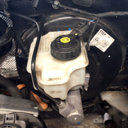 VW Golf  Bremskraftverstärker