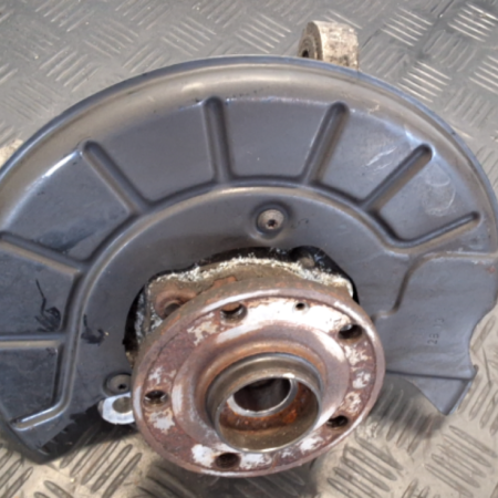 VW Passat  Achsschenkel vorne links