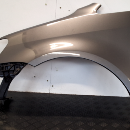VW Touran  Kotflügel vorn