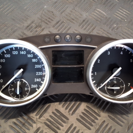 Mercedes-Benz GL  Kombiinstrument Tacho