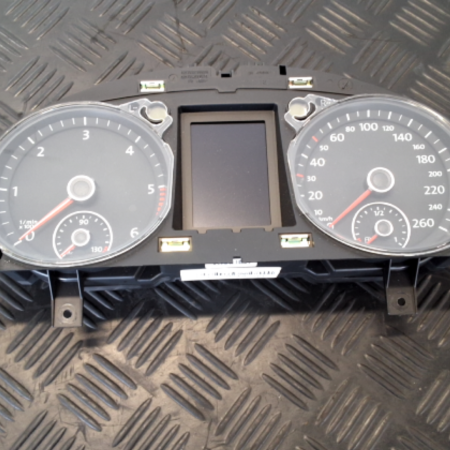 VW Passat  Kombiinstrument Tacho