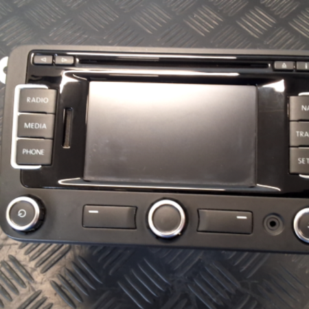 VW Passat  Navigation