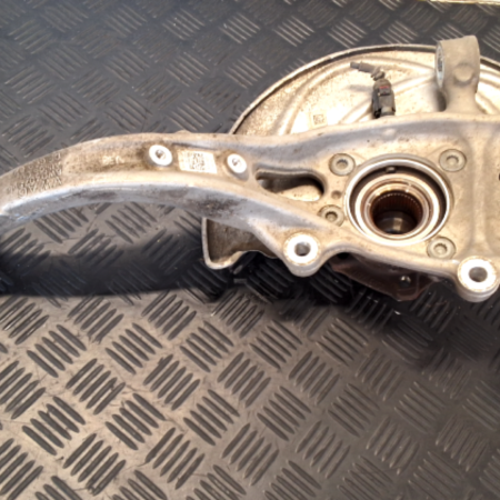 Audi A4  Achsschenkel vorne links