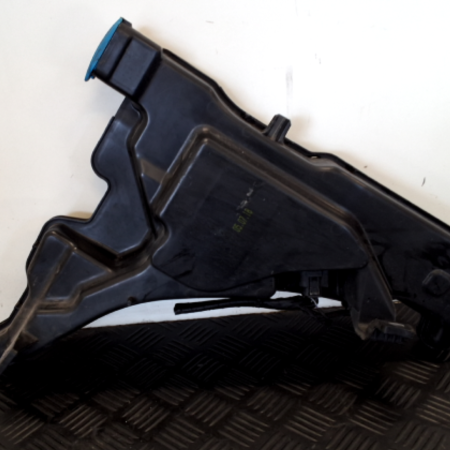 Audi A4  Behälter Waschanlage