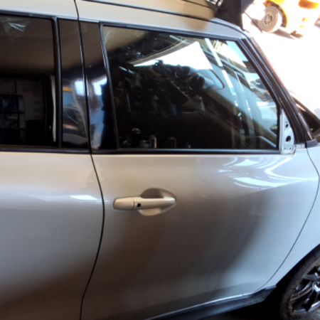 Suzuki Swift  Türe vorne